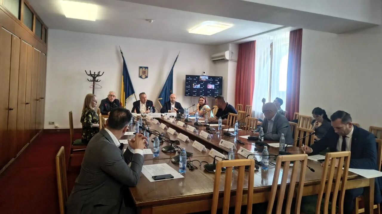 Comisia de Adminsitraţie Publică din Senat respinge cererea preşedintelui Nicuşor Dan de reanalizare a legii urşilor