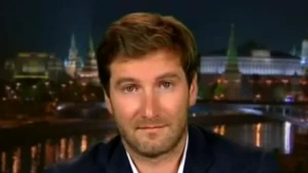 Un prezentator TV din Rusia a fost concediat după ce a mărturisit în direct că este gay. 