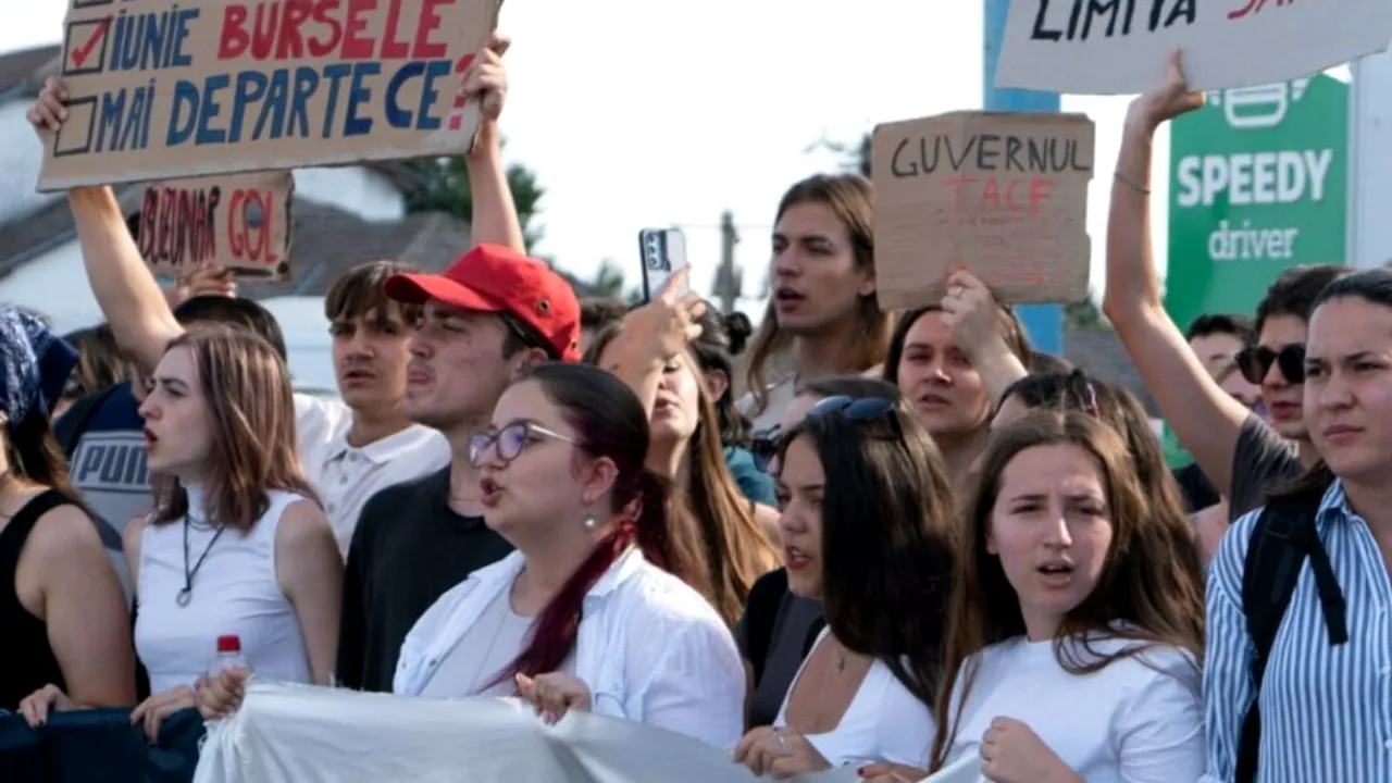 Începerea anului universitar, sabotată de protestele studenților. Tăierile lui Bolojan, ”un atac frontal împotriva interesului național”