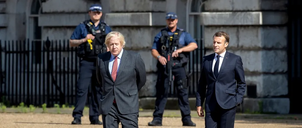Tensiuni între Londra și Paris. Boris Johnson cere Franței să „își ia înapoi” migranții care traversează Canalul Mânecii spre Marea Britanie