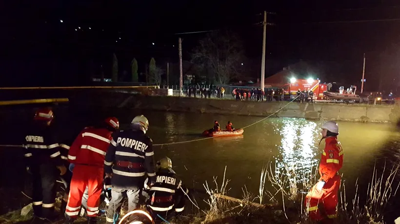 Accident grav în Neamț. 9 morți după ce un microbuz a căzut în râul Bistrița. GALERIE FOTO. UPDATE 