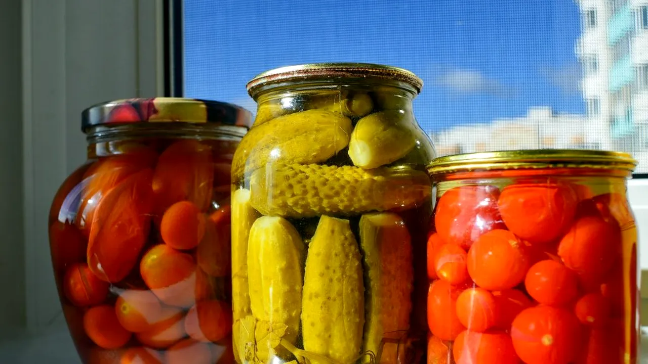 Aceste produse esențiale s-au ieftinit. Ce spune INS că s-a scumpit în iulie