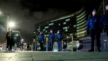 Atac cu cuţitul într-o staţie de metrou din centrul Bruxellesului. Sunt mai multe victime