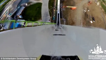 Cum se vede viața în cădere de pe cel mai mare tobogan cu apă din lume