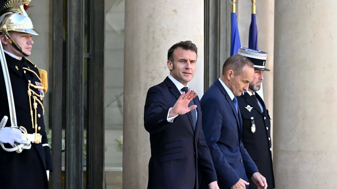 Franța și Canada așteaptă „angajamente clare” din partea RUSIEI /Macron vrea descurajarea agresiunilor ruse și ”garantarea securității Europei”